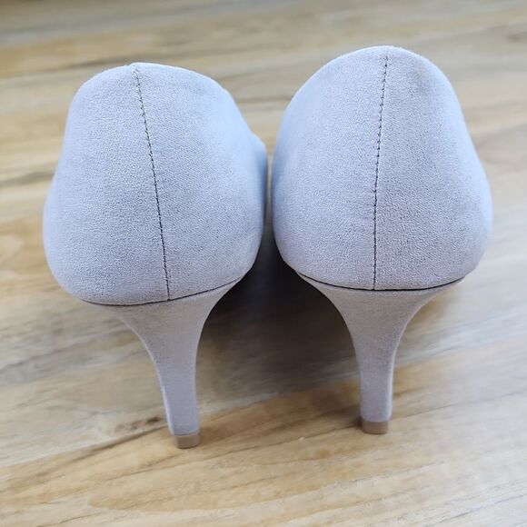 🩵Comfort Plus by Predictions Light Gray Suede Heels Size 7.5 - Picture 10 of 13